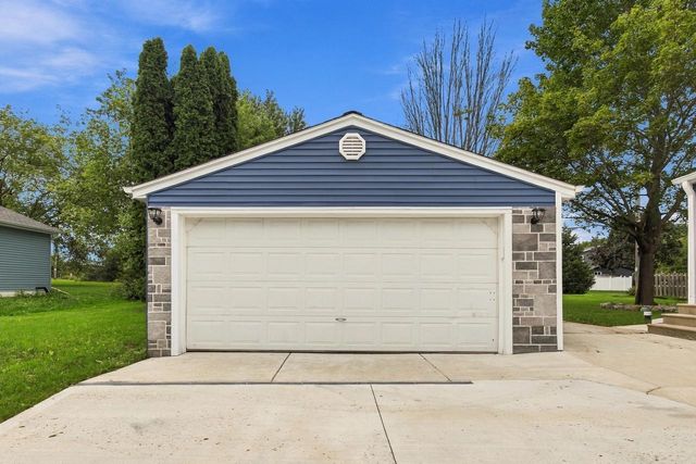 W190S7635 Circle DRIVE, Muskego, WI 53150