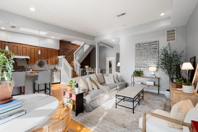 12 Worcester Square 5, Boston, MA 02118