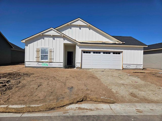 1026 N Forestview Ct, Wichita, KS 67235