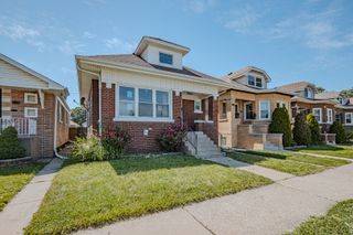 2716 East Avenue, Berwyn, IL 60402
