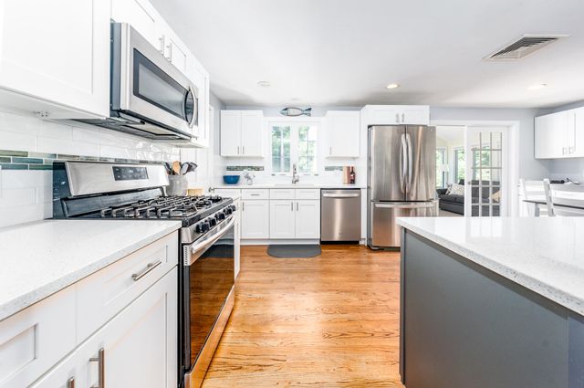 25 Clinton Drive, Yarmouth Port, MA 02675