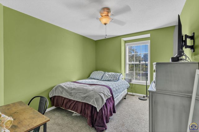 5644 SW 36th ST, Topeka, KS 66614