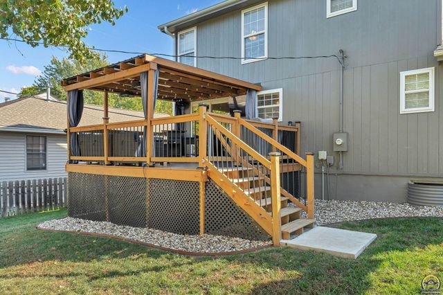 5644 SW 36th ST, Topeka, KS 66614