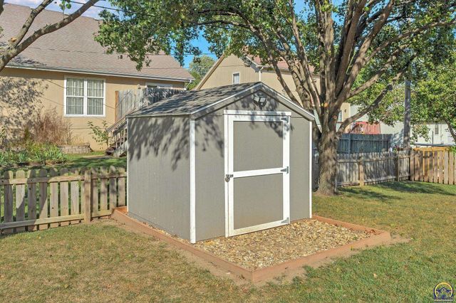 5644 SW 36th ST, Topeka, KS 66614