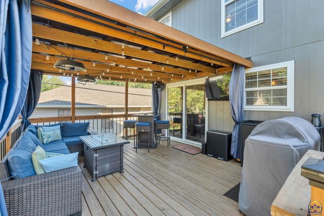 5644 SW 36th ST, Topeka, KS 66614