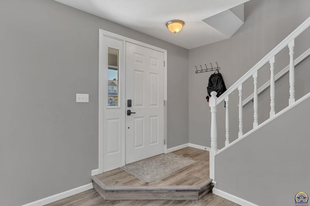 5644 SW 36th ST, Topeka, KS 66614