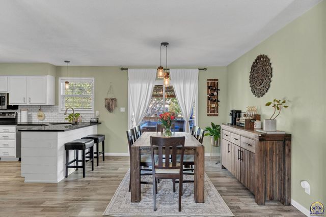 5644 SW 36th ST, Topeka, KS 66614