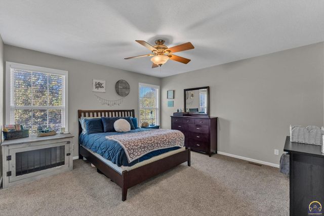 5644 SW 36th ST, Topeka, KS 66614