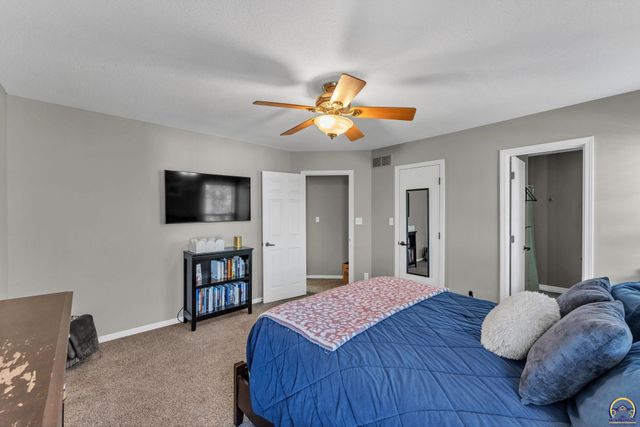 5644 SW 36th ST, Topeka, KS 66614