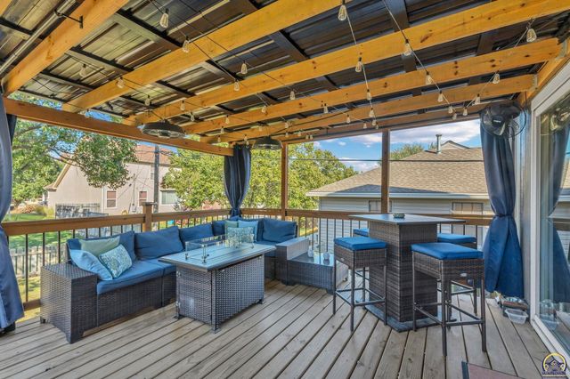 5644 SW 36th ST, Topeka, KS 66614