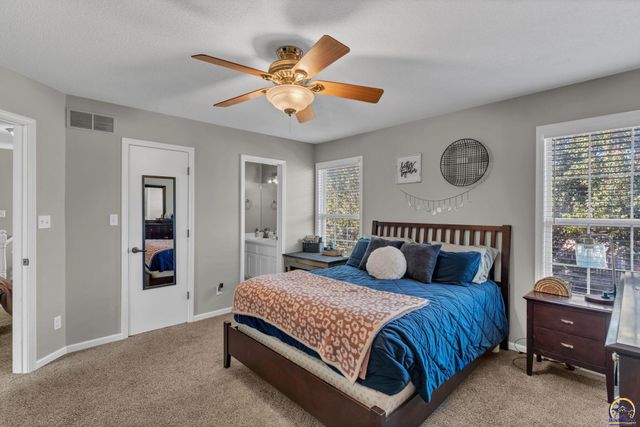 5644 SW 36th ST, Topeka, KS 66614