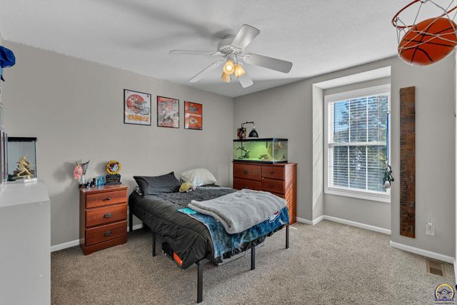 5644 SW 36th ST, Topeka, KS 66614