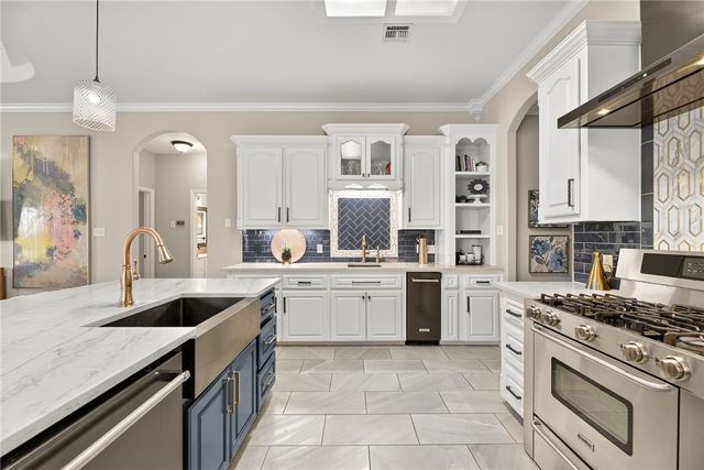 6117 Lago Vista Dr, Corpus Christi, TX 78414