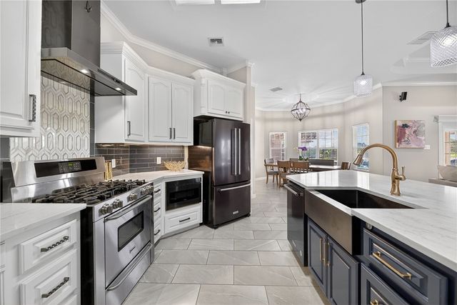 6117 Lago Vista Dr, Corpus Christi, TX 78414