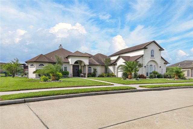 6117 Lago Vista Dr, Corpus Christi, TX 78414