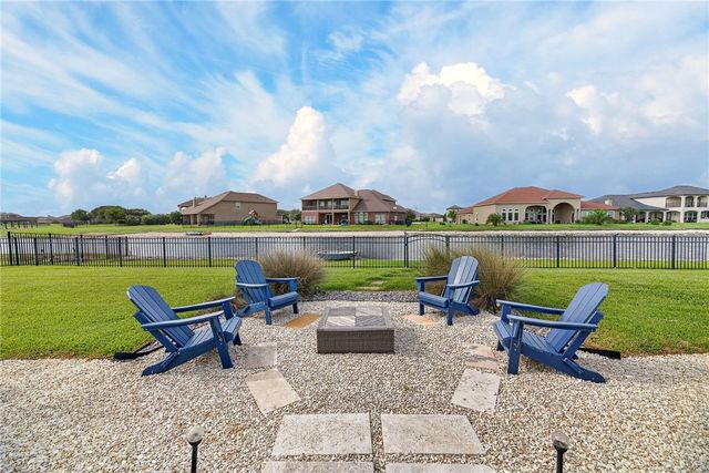 6117 Lago Vista Dr, Corpus Christi, TX 78414