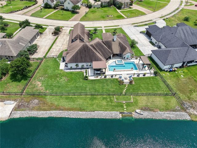 6117 Lago Vista Dr, Corpus Christi, TX 78414