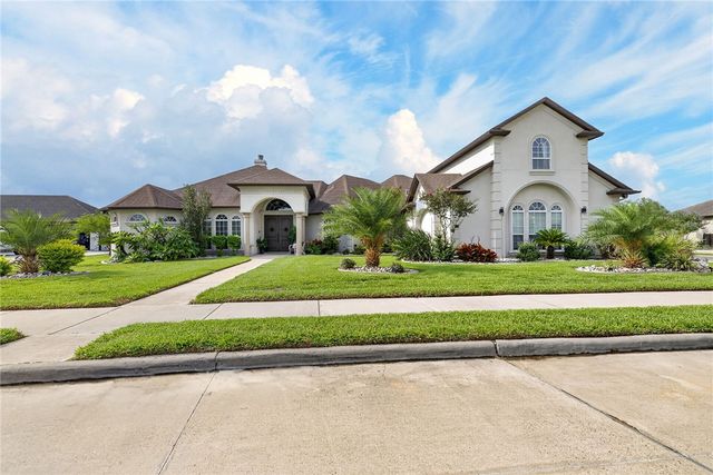 6117 Lago Vista Dr, Corpus Christi, TX 78414