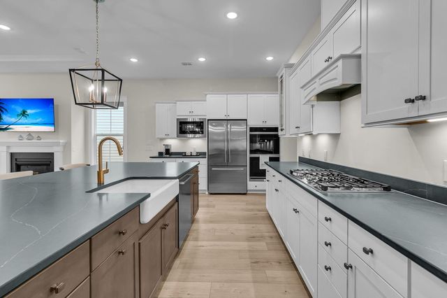 677 Marsh Cove Circle, Summerville, SC 29486