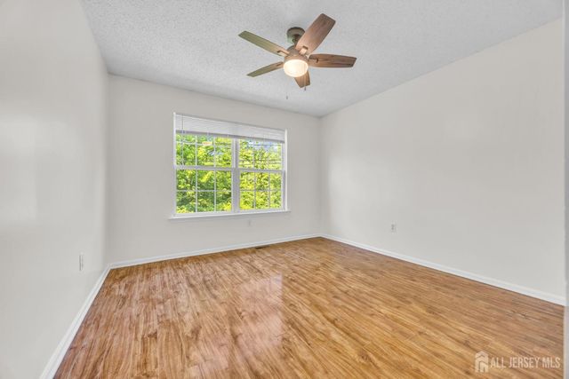 273 Prestwick Way 273, Edison, NJ 08820