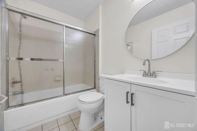 273 Prestwick Way 273, Edison, NJ 08820