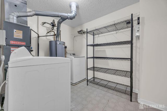 273 Prestwick Way 273, Edison, NJ 08820