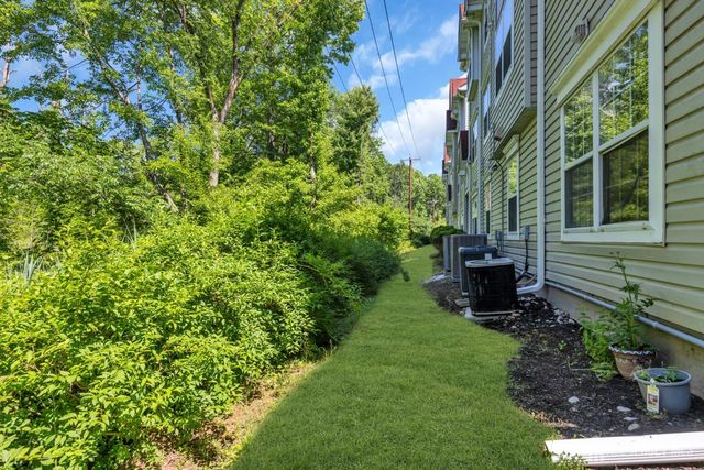 273 Prestwick Way 273, Edison, NJ 08820