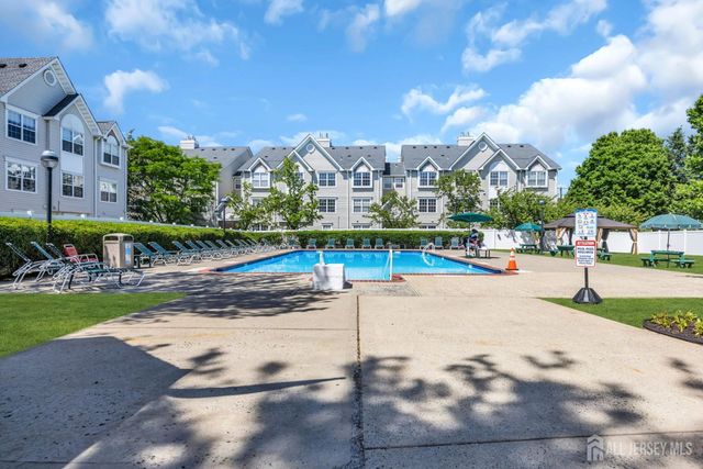 273 Prestwick Way 273, Edison, NJ 08820