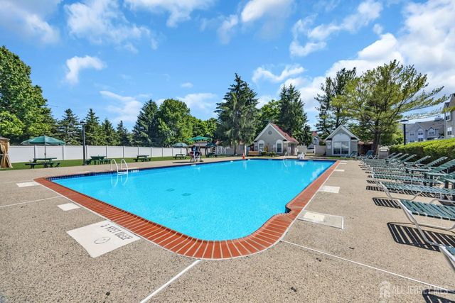 273 Prestwick Way 273, Edison, NJ 08820