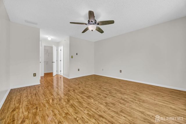 273 Prestwick Way 273, Edison, NJ 08820