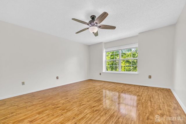 273 Prestwick Way 273, Edison, NJ 08820