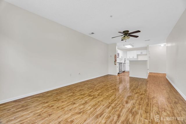 273 Prestwick Way 273, Edison, NJ 08820