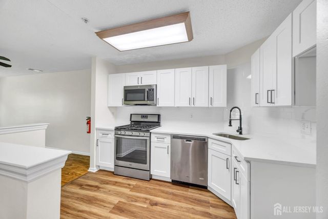 273 Prestwick Way 273, Edison, NJ 08820