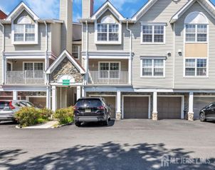 273 Prestwick Way 273, Edison, NJ 08820
