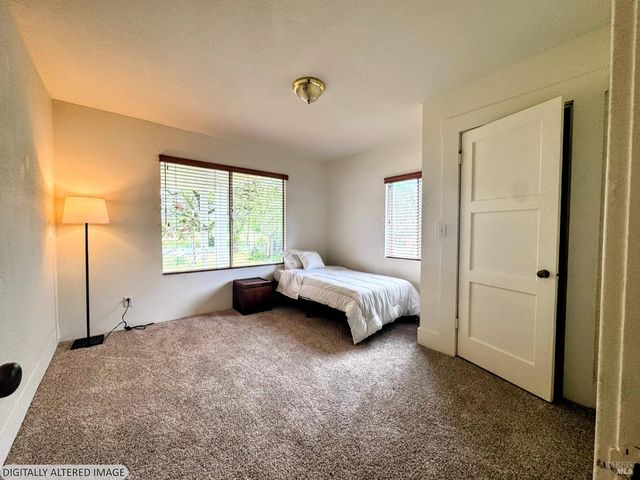 1047 S Wright Rd, Santa Rosa, CA 95407