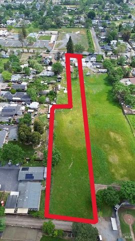 1047 S Wright Rd, Santa Rosa, CA 95407