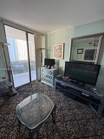 20505 E Country Club Drive 1036, Aventura, FL 33180