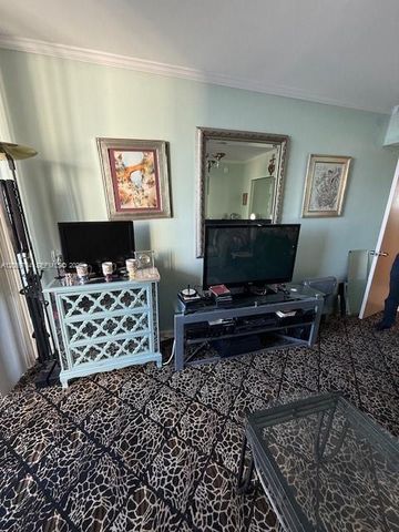 20505 E Country Club Drive 1036, Aventura, FL 33180