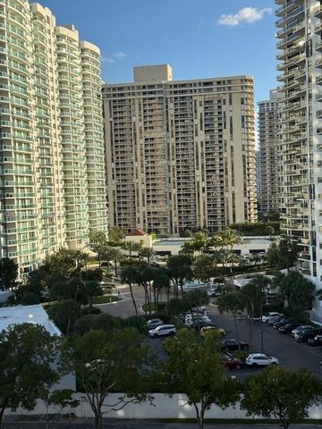 20505 E Country Club Drive 1036, Aventura, FL 33180