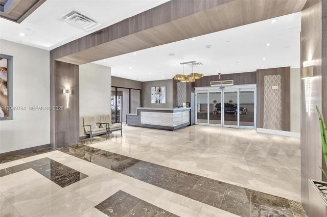 20505 E Country Club Drive 1036, Aventura, FL 33180