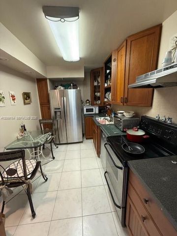 20505 E Country Club Drive 1036, Aventura, FL 33180