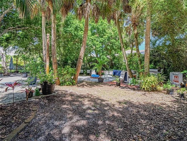 3890 1st Lane, Vero Beach, FL 32968