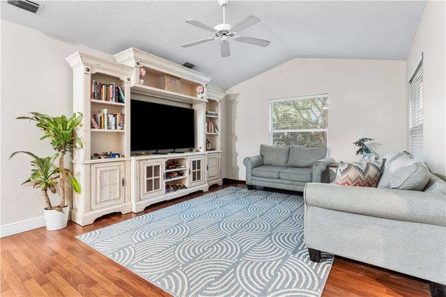 3890 1st Lane, Vero Beach, FL 32968