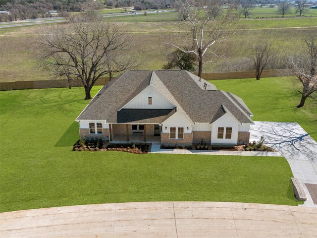 151 Moonlight DR, Smithville, TX 78957