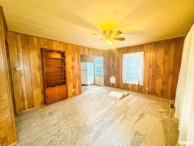 10 GROVE Place, Herrin, IL 62948