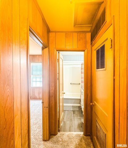 10 GROVE Place, Herrin, IL 62948