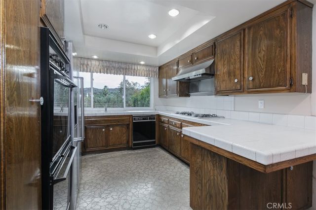 19291 Berclair Lane, Tarzana, CA 91356