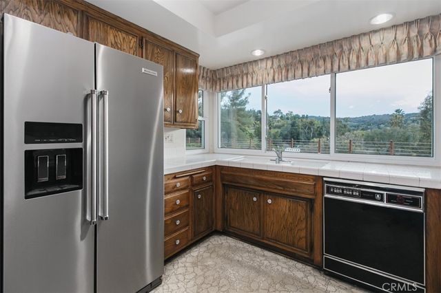 19291 Berclair Lane, Tarzana, CA 91356