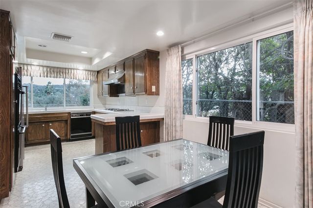 19291 Berclair Lane, Tarzana, CA 91356