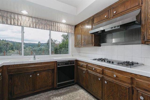 19291 Berclair Lane, Tarzana, CA 91356